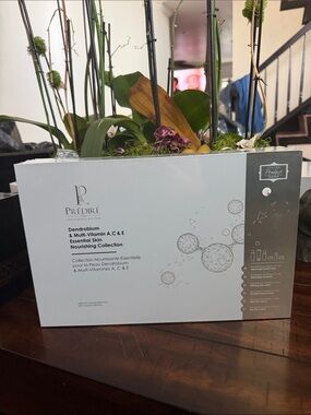 Dendrobium & Multi-Vitamin A, C & E Nourishing Skin Collection - White